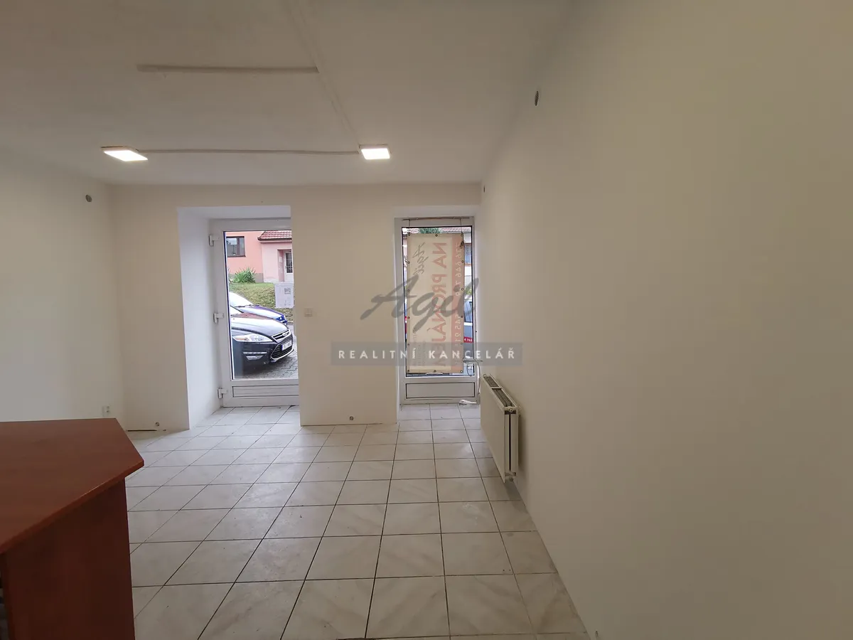 Pronájem obchodního prostoru 44 m²